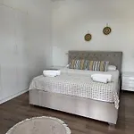Vila Raffaello's *