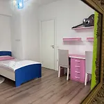 Raffaello's Vila Vlorë