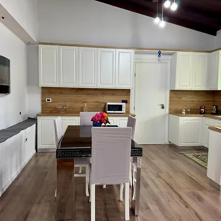 Raffaello's House * Vlorë