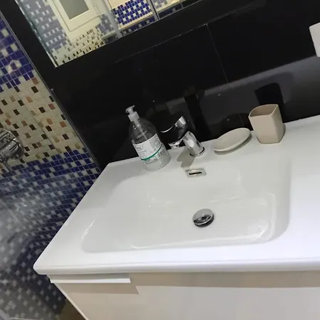 Raffaello's * Vlorë